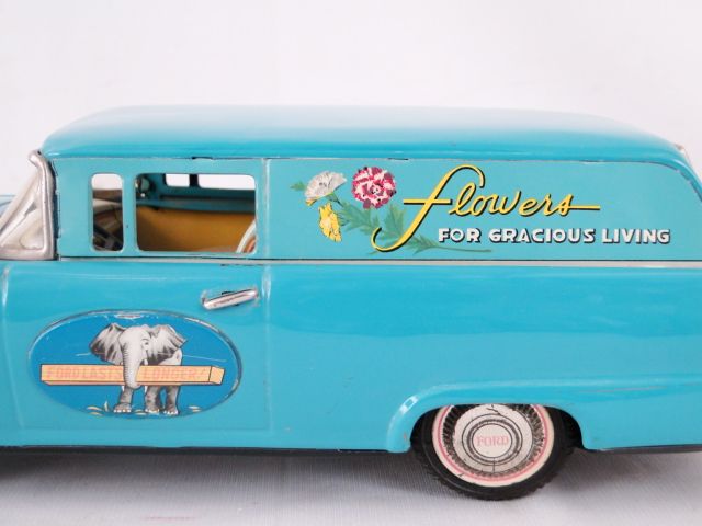 Estate Vintage Bandai Tin Friction Ford Flower Delivery Beach Wagon 