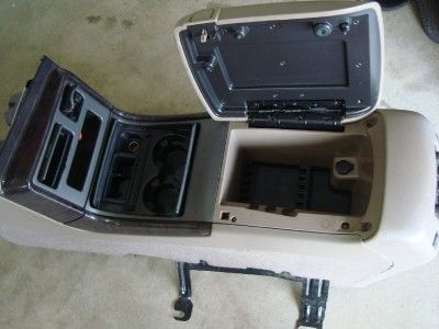   06 YUKON DENALI TAN COLOR CENTER CONSOLE W/SUB tahoe gm SIERRA DENALI