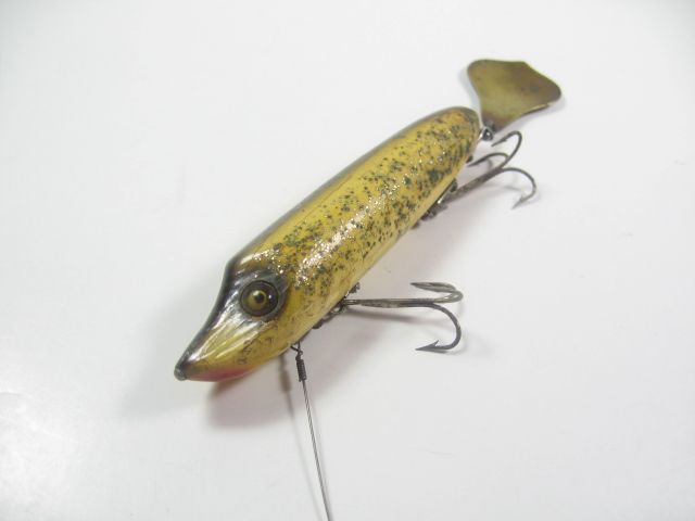 VINTAGE HEDDON FLAP TAIL FISHING LURE  