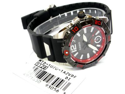 2011 Casio Mens Watch Red Black Plastic MTD 1070 1A2  