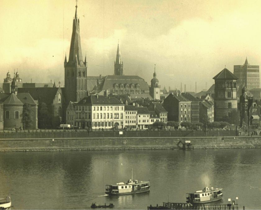 VINTAGE cir 1930s GERMANY PHOTO ALBUM WITH 87 PHOTOS  