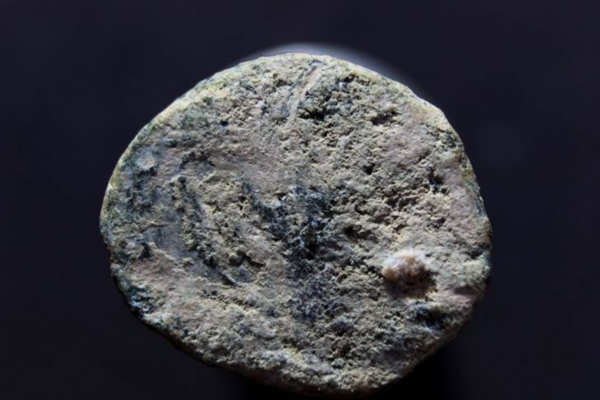 UNIDENTIFIED ROMAN IMPERIAL COIN . OFFERS WELCOME  (50)  