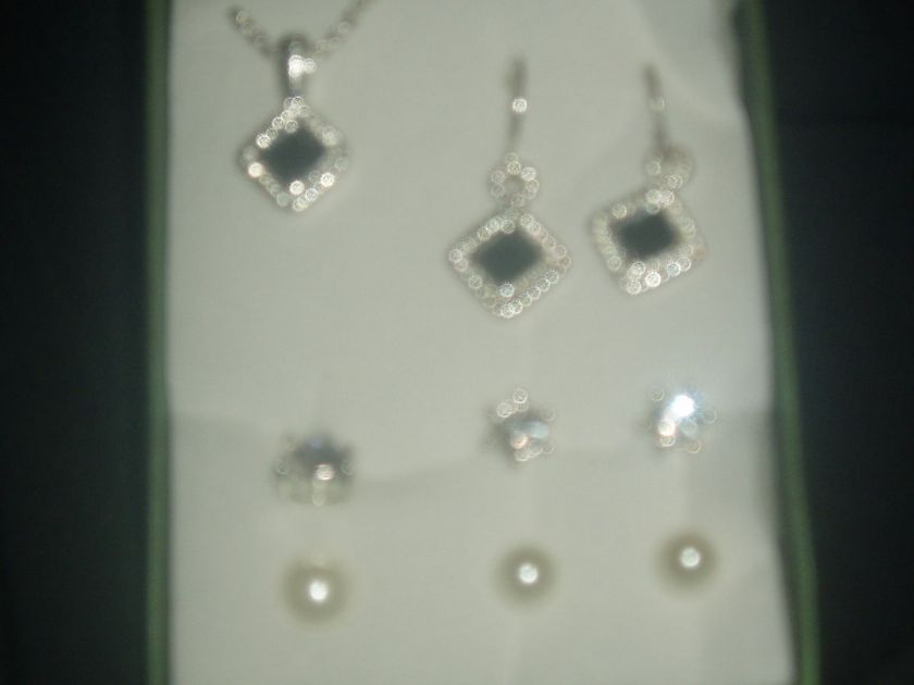 NECKLACE AND EARRINGS TRIO SET BY AVON, BNIB, PRESENTED IN A GIFT BOX 