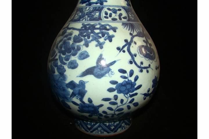 OLD CHINESE MING BLUE AND WHITE PORCELAIN PHENIX JAR  