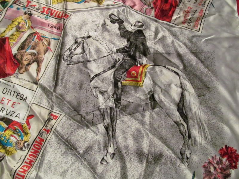 VINTAGE SOUVENIR SCARF SPANISH OR MEXICO BULLFIGHTING POSTERS BULL 