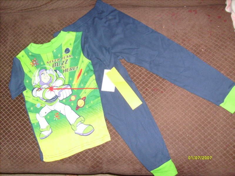 NWT NEW BOYS DISNEY BUZZ LIGHTYEAR PAJAMAS SET SZ 6  