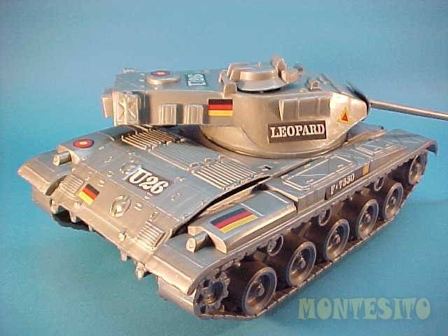 GERMAN LEOPARD TANK TOY SOLDIERS ARGENTINA 1970s  