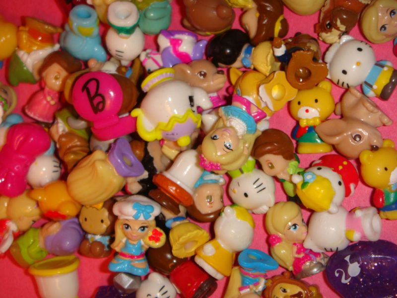 10 MIX LOT SQUINKIES HELLO KITTY, DISNEY, BARBIE & MORE  