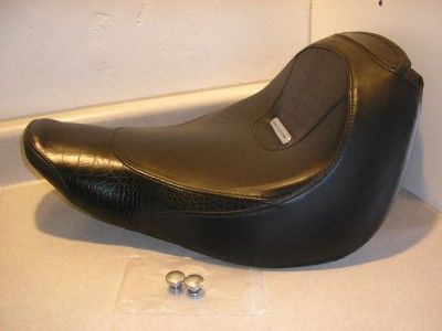   RDW 92/61 0067 STOCK 2011 SOFTAIL CONVERTIBLE SEAT P/N 51884 10  