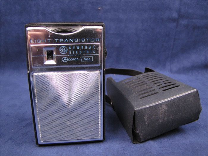 Vintage General Electric Transistor Radio P1715 W/ Case  