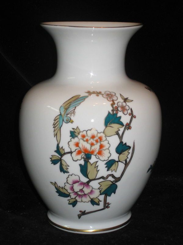 HOLLOHAZA HUNGARY KEZZEL FESTETT floral bird VASE  