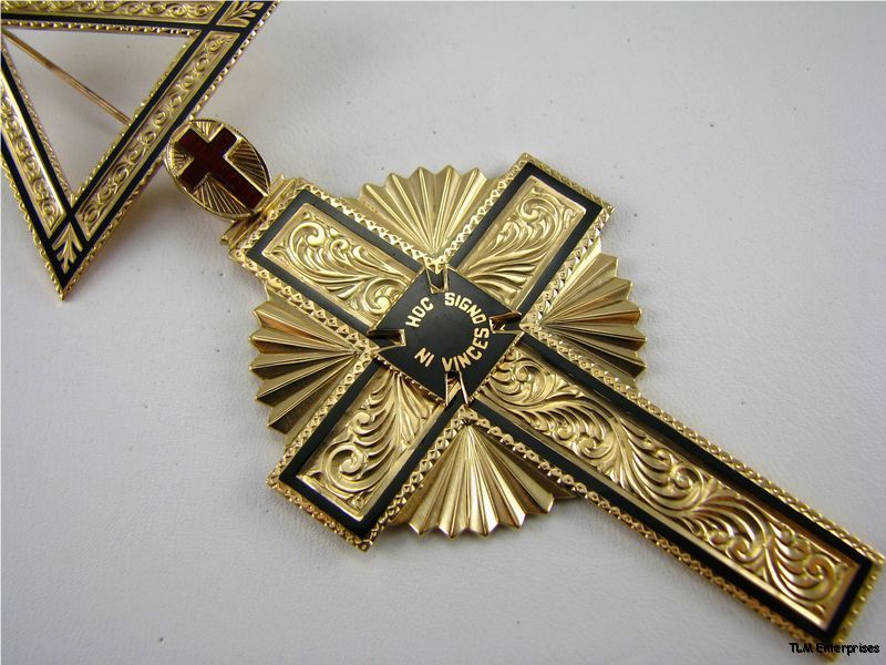 KNIGHTS TEMPLAR   14K Yellow Gold Medal JEWEL Past Emminent Commander 