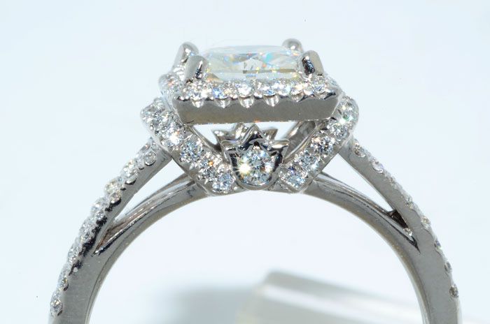 9000 1.45CT VERRAGIO MOISSANITE & DIAMOND ENGAGEMENT RING 18K GOLD 