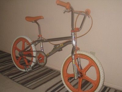 1985 GT PRO PERFORMER OLD SCHOOL BMX PRO NECK RARE  