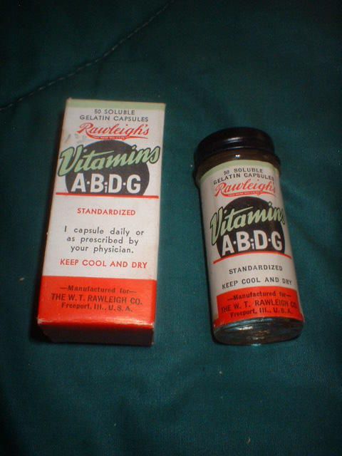 VINTAGE RAWLEIGHS BOTTLE OF VITAMINS ABDG IN ORIG BOX  