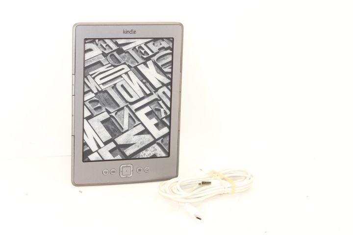  KINDLE D01100 DIGITAL E BOOK READER  