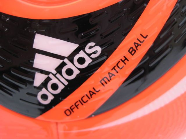 Adidas UEFA Europa League Saison 2010/2011 Powerorange Match Ball 