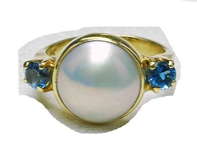 Estate 14k Yelow gold Mabe Pearl Blue Topaz Ladies Ring  