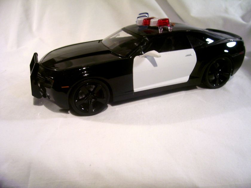 CHEVY CAMARO CONCEPT 2006 (BLACK/WHITE)   1/18 SCALE  