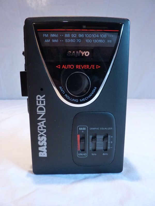 SANYO MGR201 VINTAGE PORTABLE CASSETTE AM/FM  