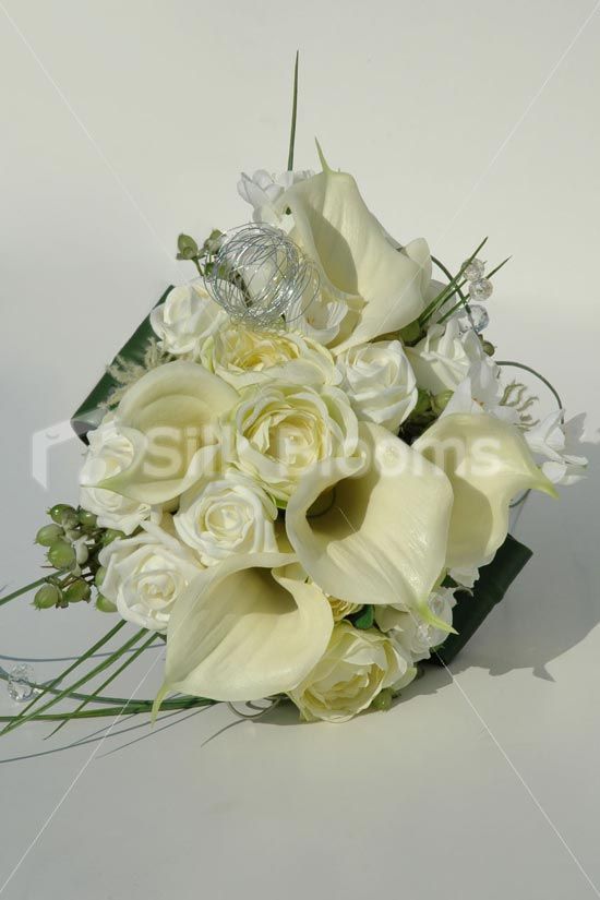 Kate Middleton inspired Bouquet w/ Ivory roses and calla lilies  