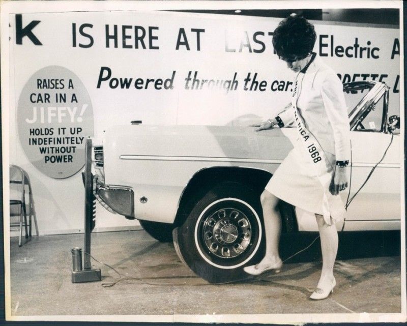 1968 Miss America Electric Car Jack NY Coliseum Photo  