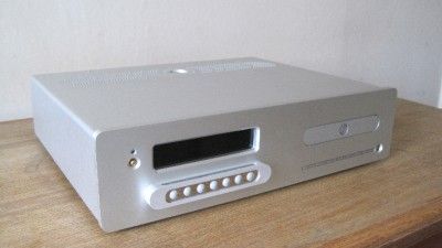 TUBE TECHNOLOGY FUSION CD64 VALVE CD PLAYER (K)  