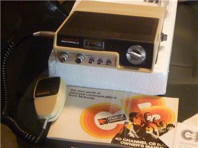 RARE VTG MOTOROLA MOCAT 40 CB RADIO W/MIC & ORIG. MANUAL *DUKES OF 